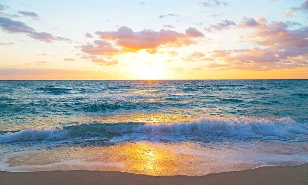 Miami Beach, Florida okyanus gündoğumu.