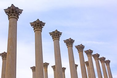 Gün batımında Ulusal Capitol sütunlar.