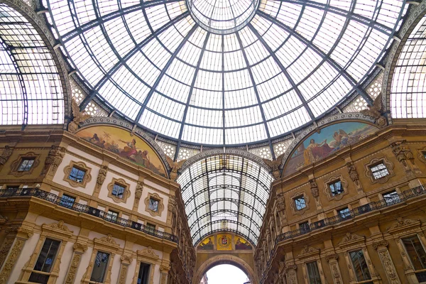 Galleria Vittorio Emanuele II di Milano . — Foto Stock