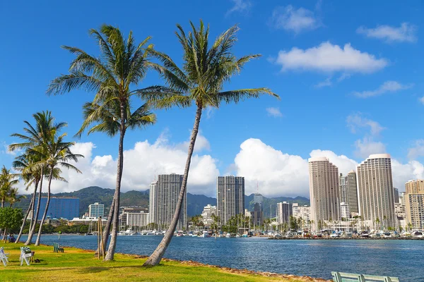 Waikiki beach resort & marina i Honolulu, Hawaii, Usa. — Stockfoto