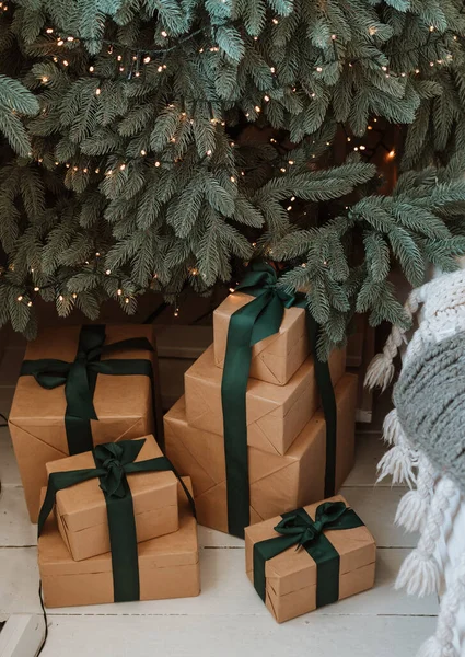 Scatole Regalo Carta Artigianale Regali Sotto Albero Natale — Foto Stock