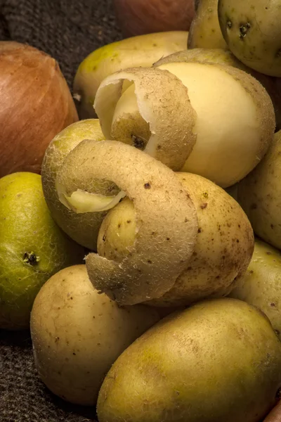 soyulmuş bebek patates
