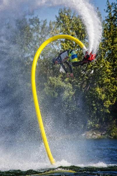 Flyboard flip acrobatico — Foto Stock