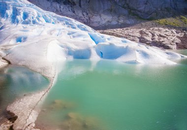 Norveç dağlarında buzlar eriyor