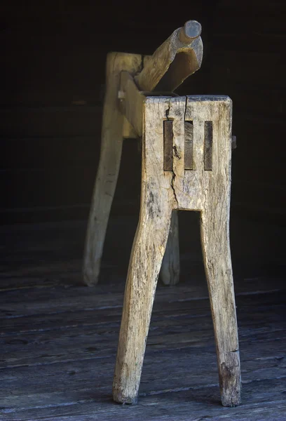 Herramienta de madera vintage para el procesamiento de cáñamo y lino —  Fotos de Stock