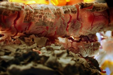 Yanan odun ve cüruf