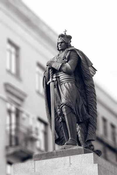 Duke Vytautas Magnus sculpture in Kaunas city — Stock Photo, Image