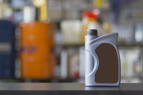 Engine oil canister with blank label — Stock Photo, Image