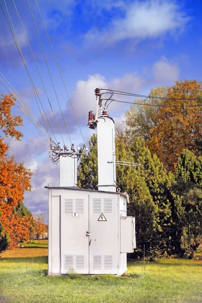 Transformador Energía Eléctrica Prado Otoño — Foto de Stock