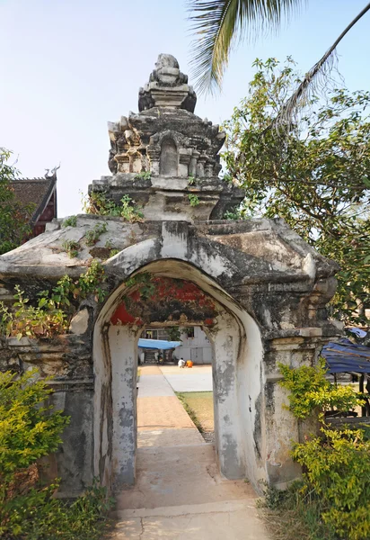 Velha Porta Entrada Para Pátio Templo Laos — Fotografia de Stock