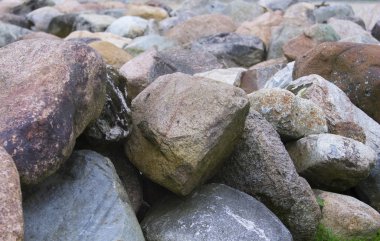 Varios büyük taş görünümü Kapat