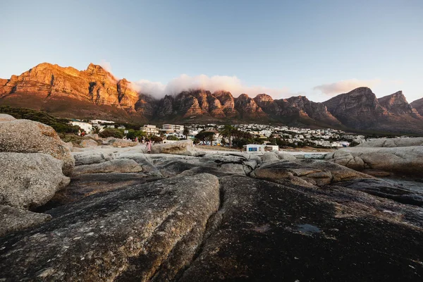 Cape Town yakınlarındaki Kamp Koyu 'nda günbatımı - Güney Afrika