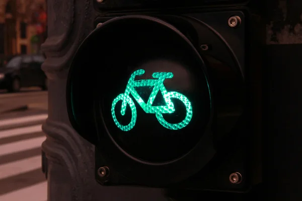 Green light for bycicle lane in the city — Stock Photo, Image