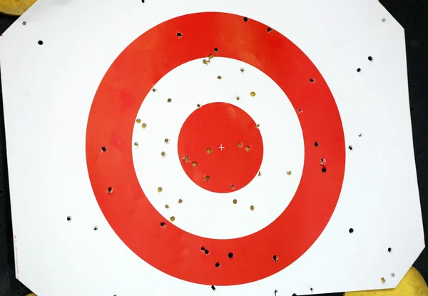 Rote und weiße farbige Bogenschießen Ziel — Stockfoto