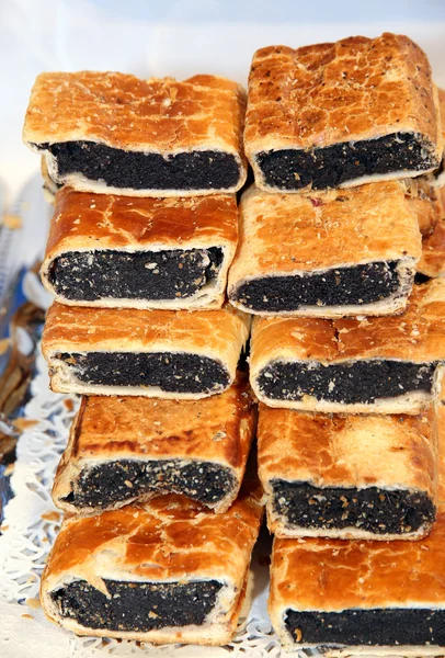 Stuffed strudel with poppy seeds — Stock Photo, Image