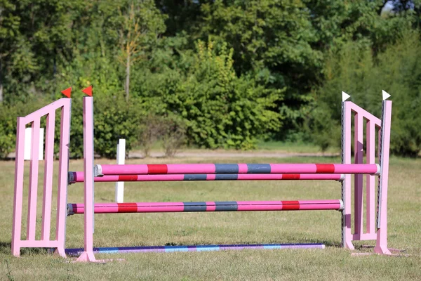 Image Colorée Mâts Saut Obstacles Dans Une Arène Saut Obstacles — Photo