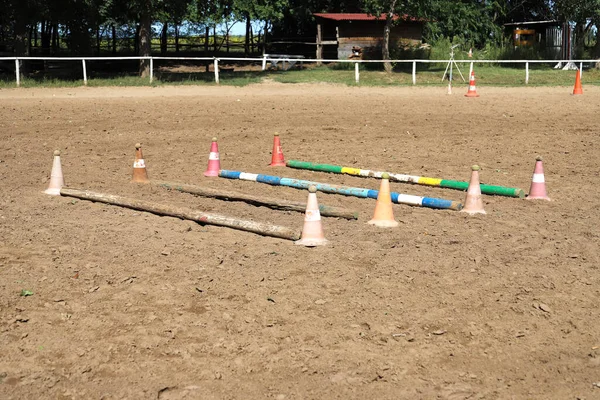 Zubehör Für Pferdetrainings Und Veranstaltungen Ländlichen Reitsportzentrum Bild Eines Leeren — Stockfoto