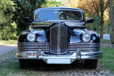 BUDAPEST, HUNGARY 9 Eylül. 2020, ZIS-110 eski Rus arabası Budapeşte Macaristan kamu alanında sokakta