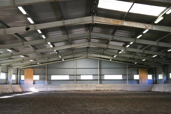 Foto Una Sala Equitación Interior Vacía Para Caballos Jinetes Escuela — Foto de Stock