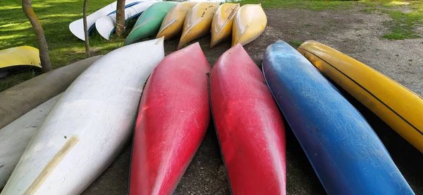 Canoas Costa Espera Crianças Acampamento Verão — Fotografia de Stock