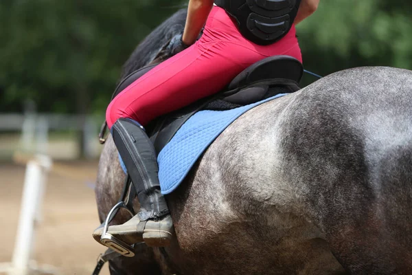 Okänd Tävlande Rider Show Jumper Häst Equitation Händelse Sommartid Visa — Stockfoto