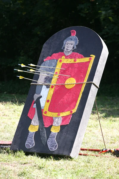 Strzałki i cel jako legionary na pokaz walki historyczne — Zdjęcie stockowe