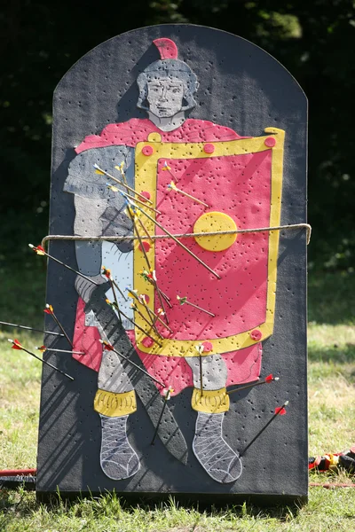 Strzałki i cel jako legionary na pokaz walki historyczne — Zdjęcie stockowe