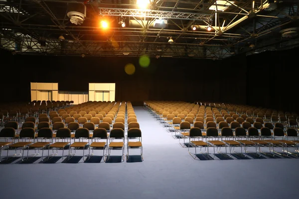 Big conference room full of empty seats — Stock Photo, Image