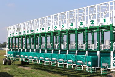 Racinghorses için başlangıç kapılarını kapat