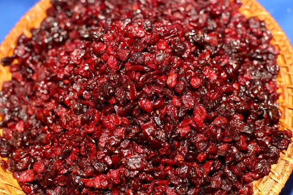 Cranberries recém-secas em uma tigela agradável — Fotografia de Stock