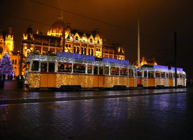 Kimliği belirsiz kişi üzerinde özel Noel tramvay seyahat