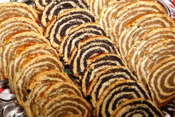 Semințe tradiționale de mac de casă și rulouri de nuc pentru Crăciun — Fotografie, imagine de stoc