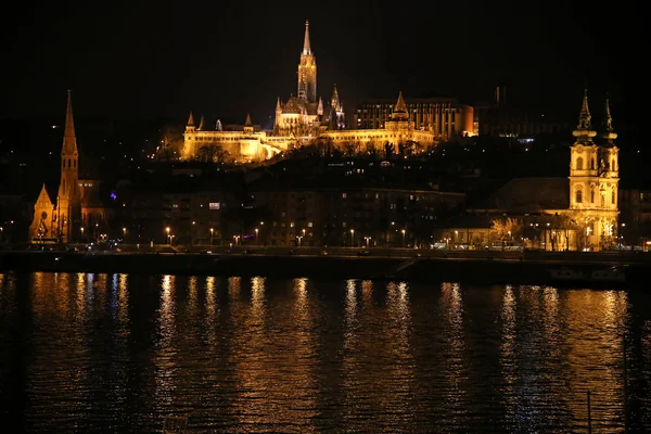 Panoramautsikt över Budapest natten — Stockfoto