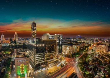 Gauteng Güney Afrika 'da gece vakti Sandton şehri Johannesburg