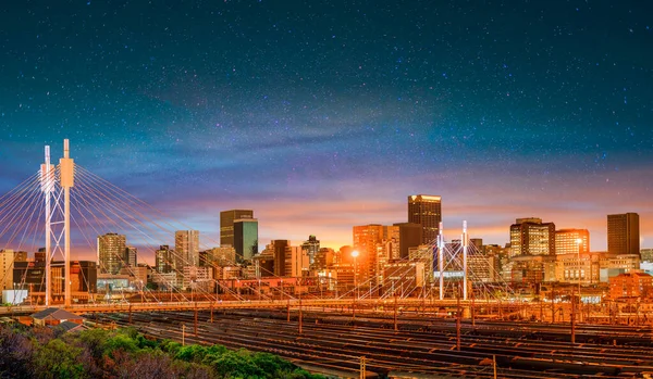 Ponte Nelson Mandela Noite Com Horizonte Cidade Joanesburgo Gauteng África — Fotografia de Stock