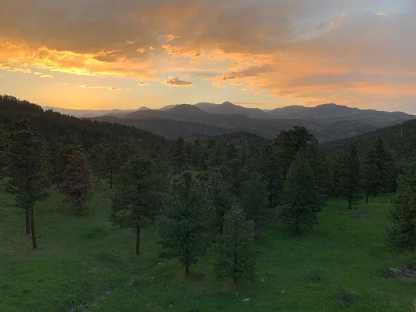 Altın Colorado Yakınlarındaki Vadi Dağlarda Gün Batımı Haziran 2020 Alındı — Stok fotoğraf