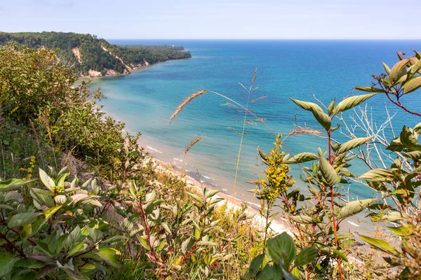 Grand Sable Kum Gölü yakınlarındaki National Lakeshore Kayaları.