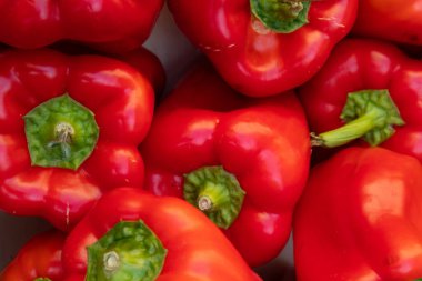 Organik pazarın kırmızı biberleri