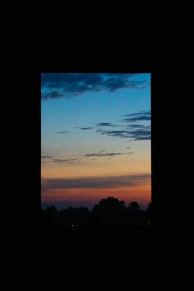 Puesta de sol con nubes en verano —  Fotos de Stock