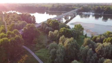 Po Nehri üzerindeki Viadana Köprüsü, İtalya