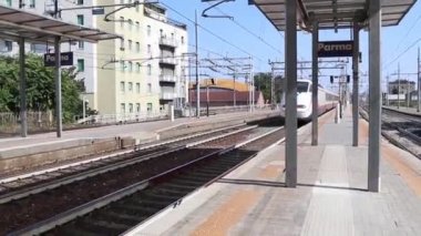 Yüksek hızlı trenin gelişi