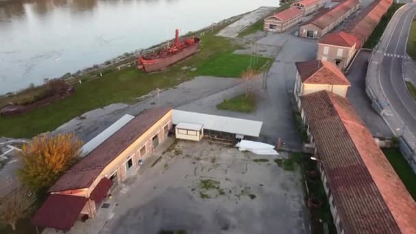Vista aérea del barco de Boretto Italia — Vídeo de stock