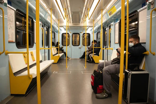 2020年关闭后的米兰市地铁 — 图库照片