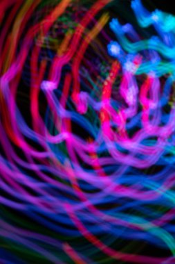 Renkli ışıklarla odaklanmış arkaplan