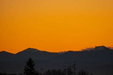 İtalya 'nın Reggio Emilia dağlarında gün batımı