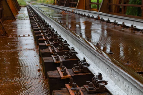 Puente de tren de acero viejo Casalmaggiore, Lombardia, Italia — Foto de Stock