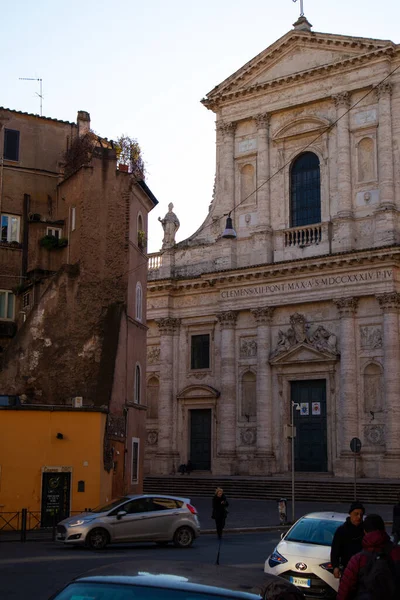 サン・ジョバンニ・バッティスタ・デイ・フィオレンティーニ教会の教区教会。ローマ,イタリア — ストック写真