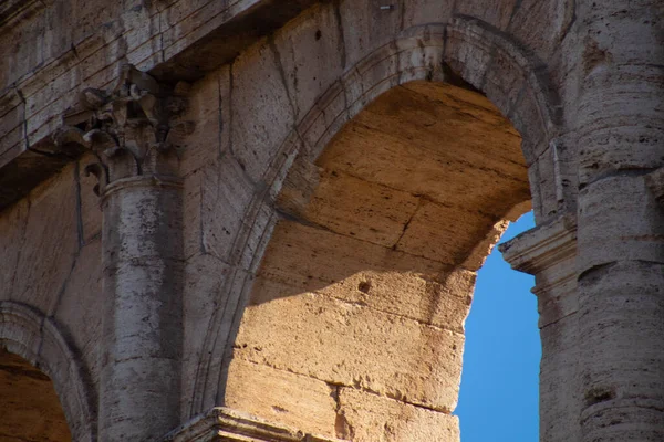 Vista do Coliseu Romano, Coliseu Romano, Roma, Lácio. Itália — Fotografia de Stock