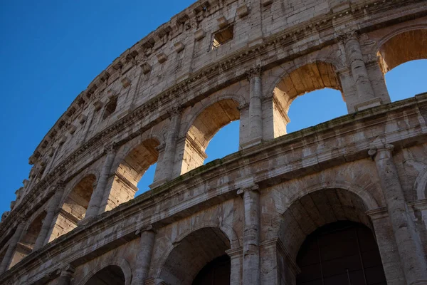 Vista do Coliseu Romano, Coliseu Romano, Roma, Lácio. Itália — Fotografia de Stock