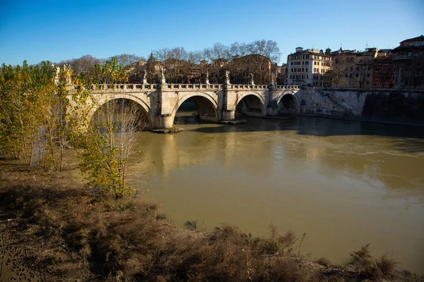 Most Ponte de SantAngelo, Lungotevere Castello, Rzym, Włochy — Zdjęcie stockowe